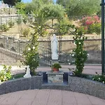 Oasi Regina Pacis Nocleg ze śniadaniem *