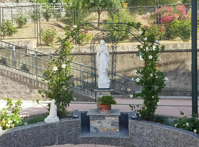 Oasi Regina Pacis Nocleg ze śniadaniem *