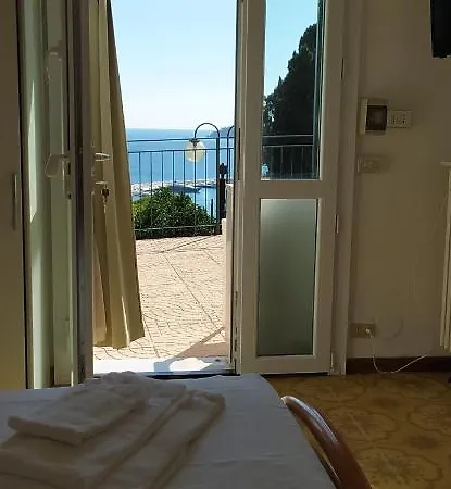 Bed & Breakfast Oasi Regina Pacis *